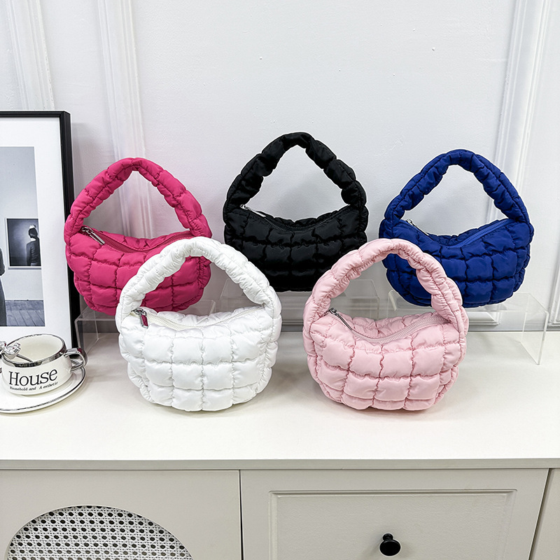 2026 Autumn/Winter New Pleated Plaid Cloud Bag Underarm Bag down Design Stylish and Fashionable Mini Handbag 2026 Autumn/Winter New Pleated Plaid Cloud Bag Underarm Bag down Design Stylish and Fashionable Mini Handbag