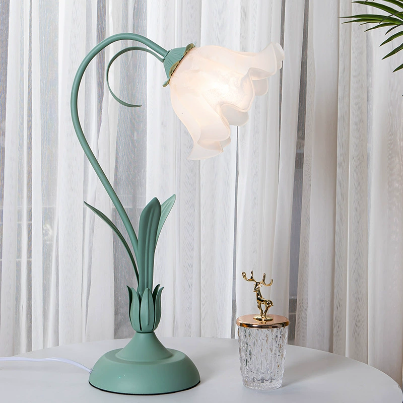 Table lamp for bed, creative lantern for bedroom for desktop, internet celebrity, flowered
