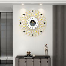 现代轻奢高级感挂钟客厅免打孔家用装饰钟表挂墙简约静音创意时钟