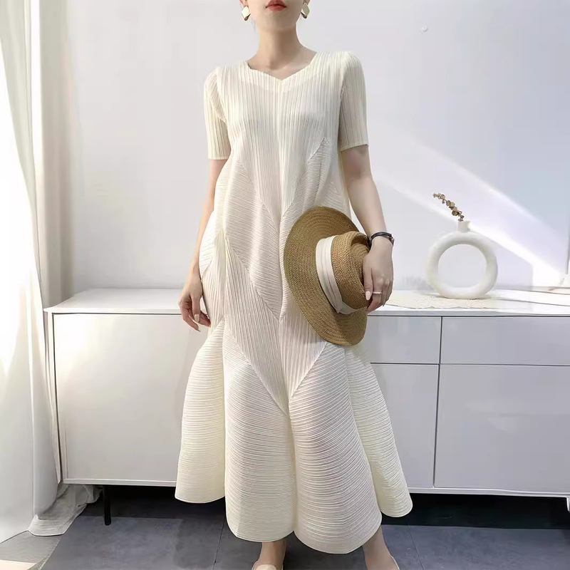 2025 Summer Dress Women's Pleated Skirt Fashionable Age Reduction Loose Large Size Mid-Length Bubble Pleated Skirt Foreign Trade