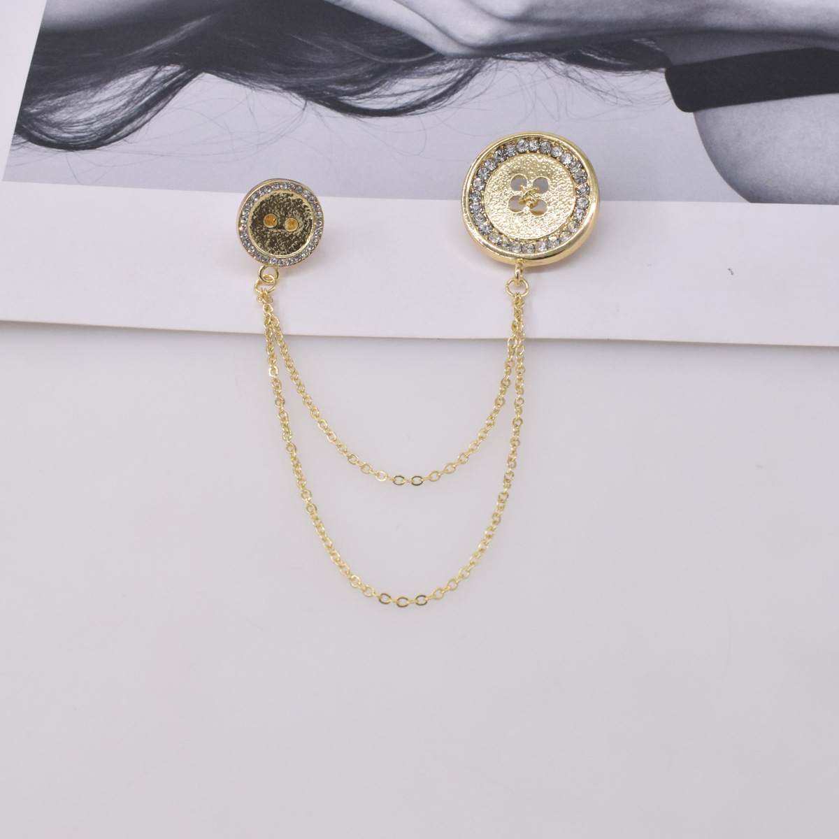 Fashion Diamond Button Metal Chain Tassel Brooch Wholesale display picture 2