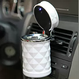 汽车清洁工具;遮阳挡;车用吸尘器