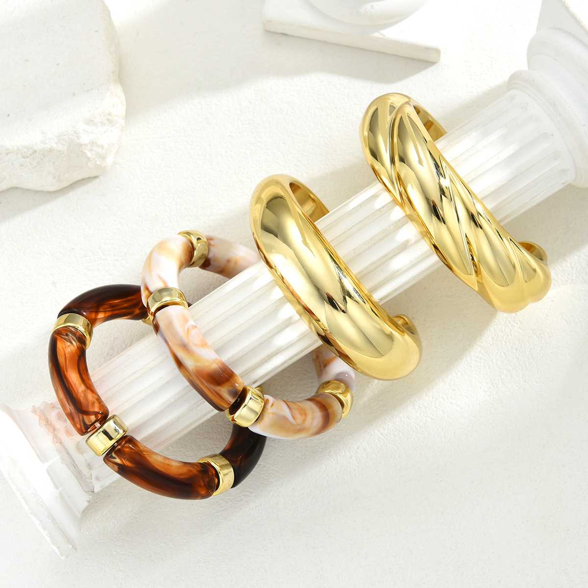 Europa y América venta cruzada espejo amplio borde abierto brazalete personalidad CCB brillante brazalete acrílico conjunto de 4 piezas