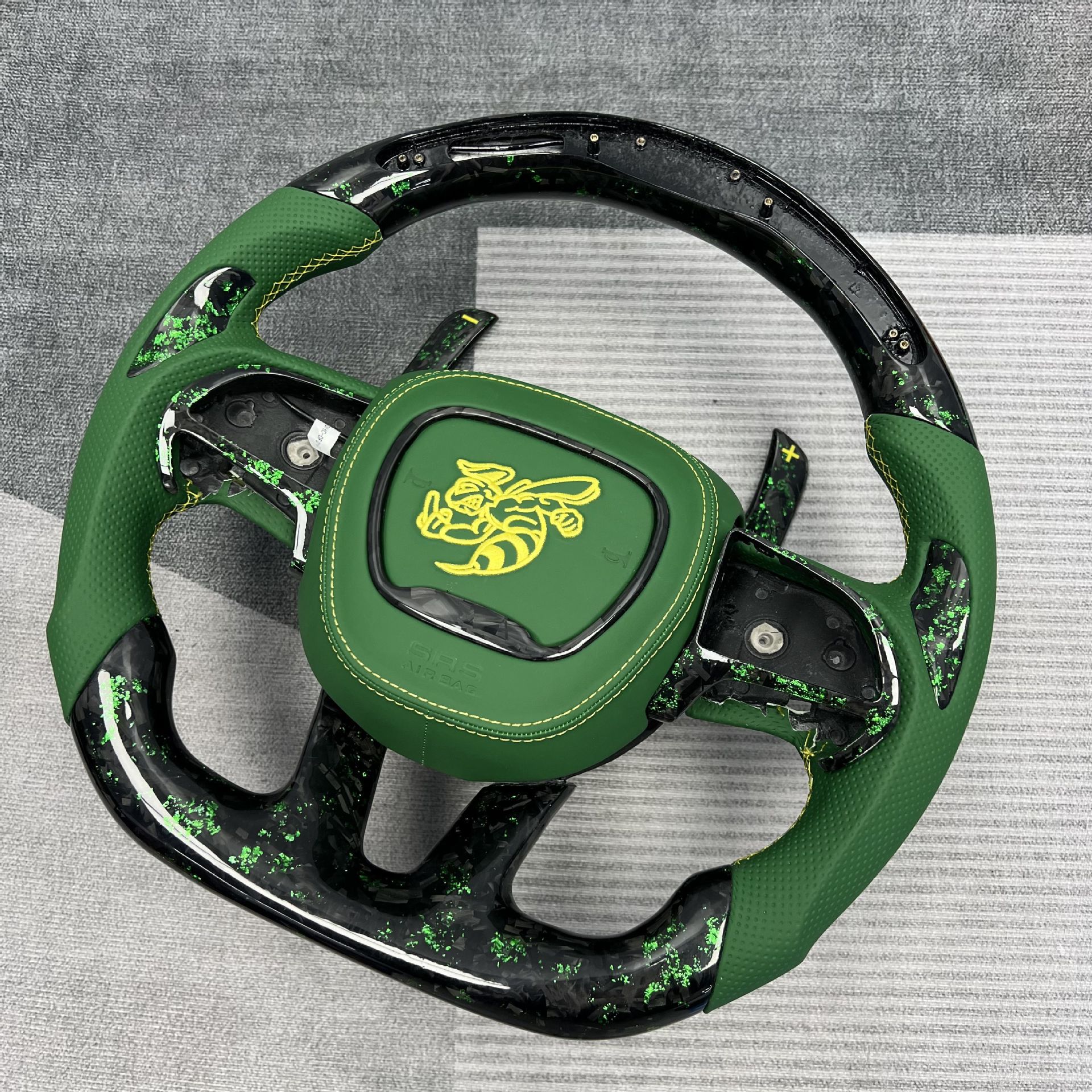 Customized Carbon Fiber Steering Wheel Suitable for Dodge Challenger Srt Dodge Hellcat Charger Modified with Led Lights