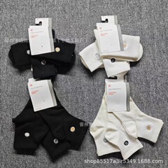 新型四季露lulu刺繍運動レジャー筒白黒男女靴下学生靴下卸売り