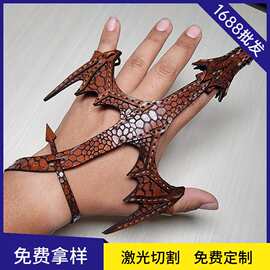 Leather Hand Dragon bracelet皮革手龙手链塑料手部装饰品现货