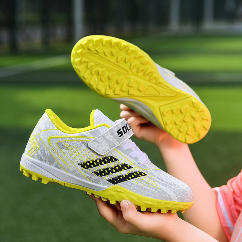 Velcro Children Football Shoes Boys Girls Students Kids Crushed Nails TF Training Shoes Indoor Field sneaker Velcro Children Football Shoes Boys Girls Students Kids Crushed Nails TF Training Shoes Indoor Field sneaker
