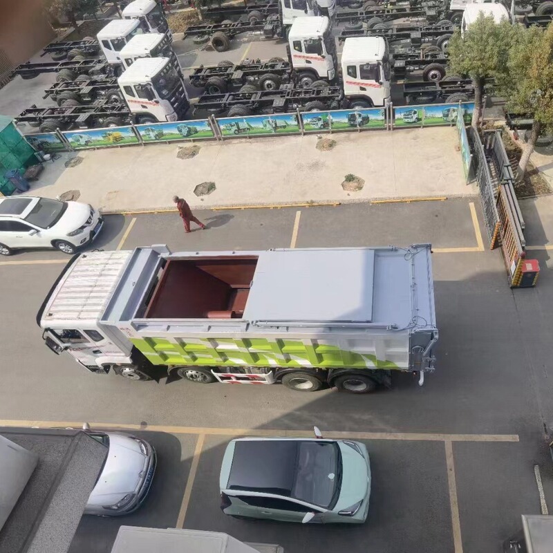 Supply of Farmyard Waste Feces Feces Sewage Sludge Cleaning Sealed Dump Transport Vehicle 15897652032 Supply of Farmyard Waste Feces Feces Sewage Sludge Cleaning Sealed Dump Transport Vehicle 15897652032