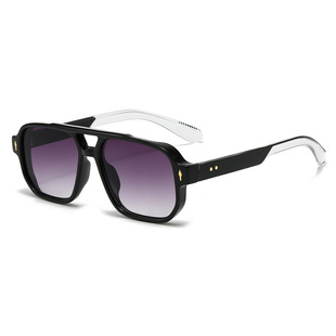 Square fashionable retro trend sunglasses for leisure, European style