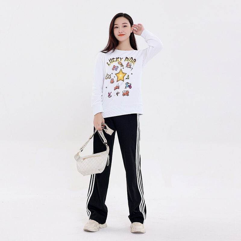 Korean-style workwear with a hippie and hip-hop design, featuring a fleece lining and printed patterns, for women's clothing production