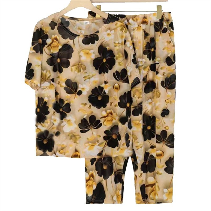 Cute and Sweet Summer Casual Printed Ice Silk Comfortable Two-Piece Set to Cover Belly and Flesh, Mother's Top + Eight-Quarter Pants