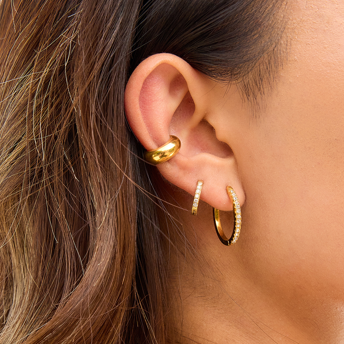 Jieding Pendientes de diamantes de círculo de acero inoxidable europeo y americano Pendientes de lujo ligero de alta calidad Pendientes de acero de titanio que no se desvanece Joyas transfronterizas