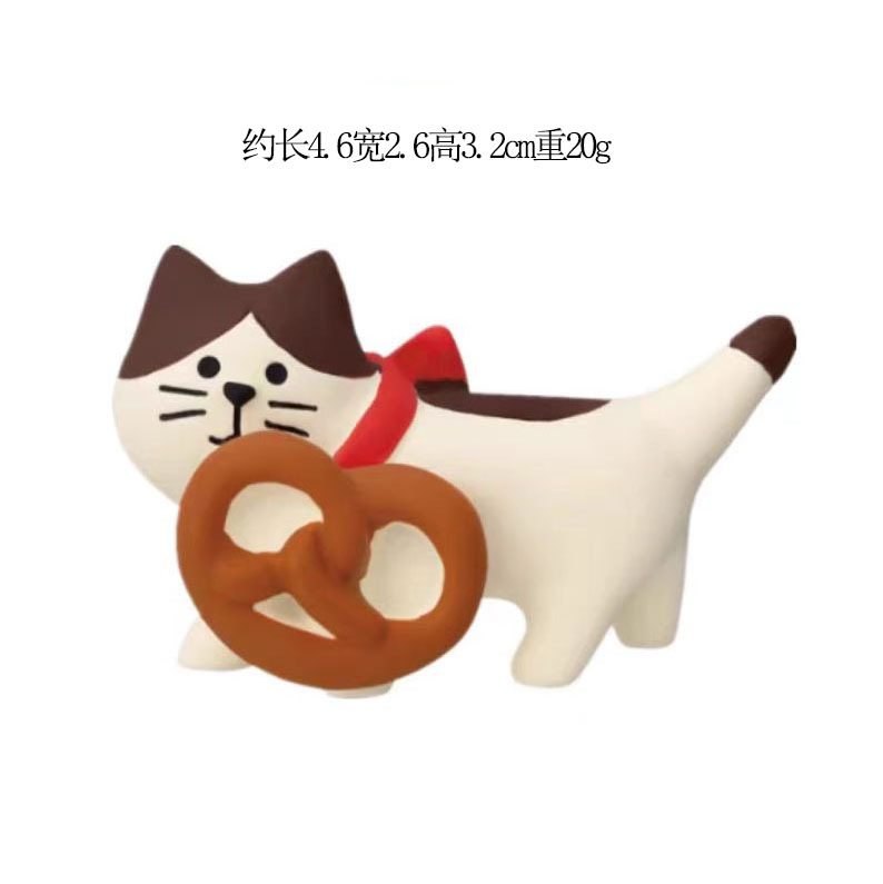 빵을 훔치는 흰 고양이