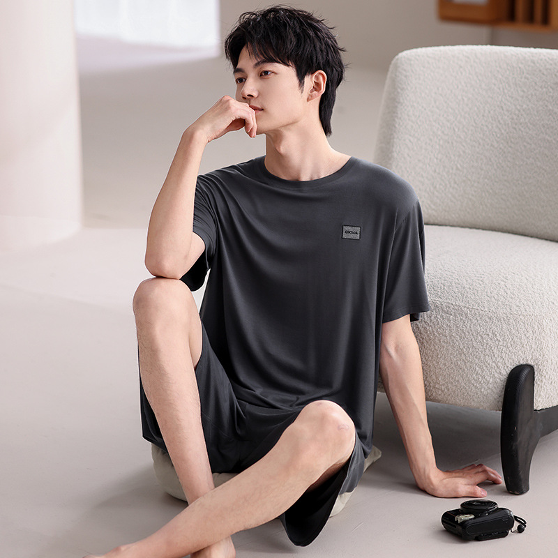 01Q1689 남성