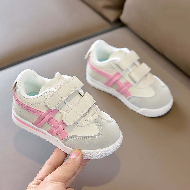 Zapatos de bebé 2026 primavera zapatos de skate para niños Gump Velcro zapatos de cuero para niñas zapatos de skate de velcro