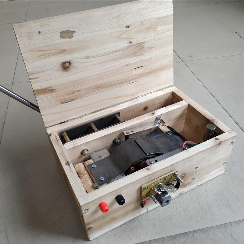 老式手摇发电机白金打火增速齿轮大功率600W瓦60伏到220V伏交流电