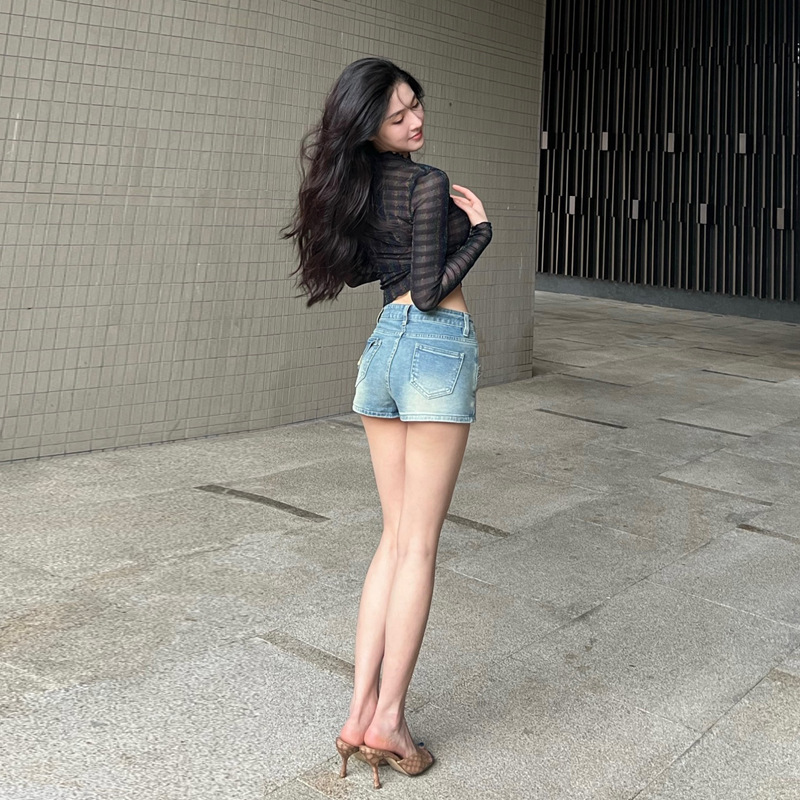 2025 New Summer Denim Shorts Women's Super Shorts Skirt Sexy Hip-Covering Anti-Exposure Huge Leg-Lengthening Culottes