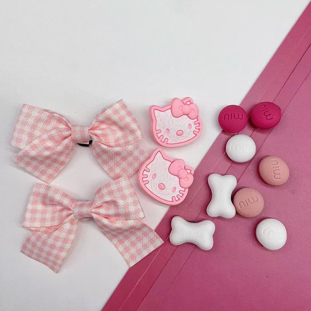 KT 고양이를 꽃무늬로 입혔습니다.