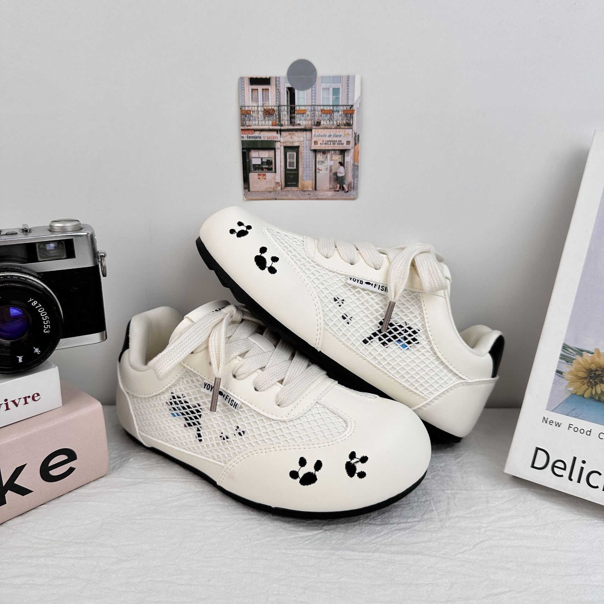 Zapatos de entrenamiento de Bode transpirables zapatos blancos zapatos de skate para mujeres 2025 verano nuevos lindos zapatos de malla de dibujos animados Gump