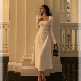 法式高级感黑色连衣裙子女秋季赫本新款长袖气质收腰方领秋冬长裙