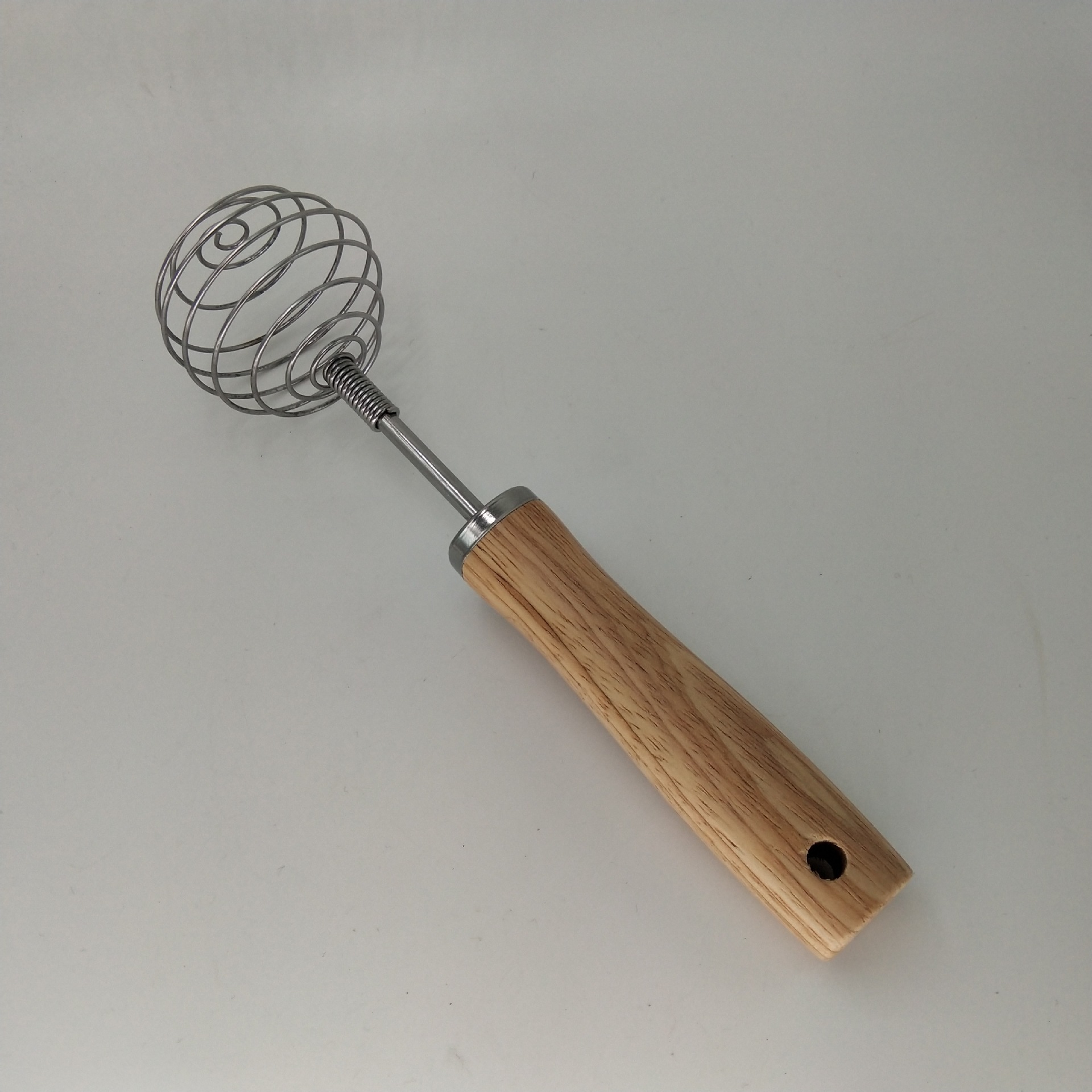 Batidor de varillas de acero inoxidable con mango de madera_voghion.com