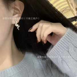 2025新年创意灵蛇锆石耳钉蛇来运转7-8mm天然淡水珍珠纯银耳针