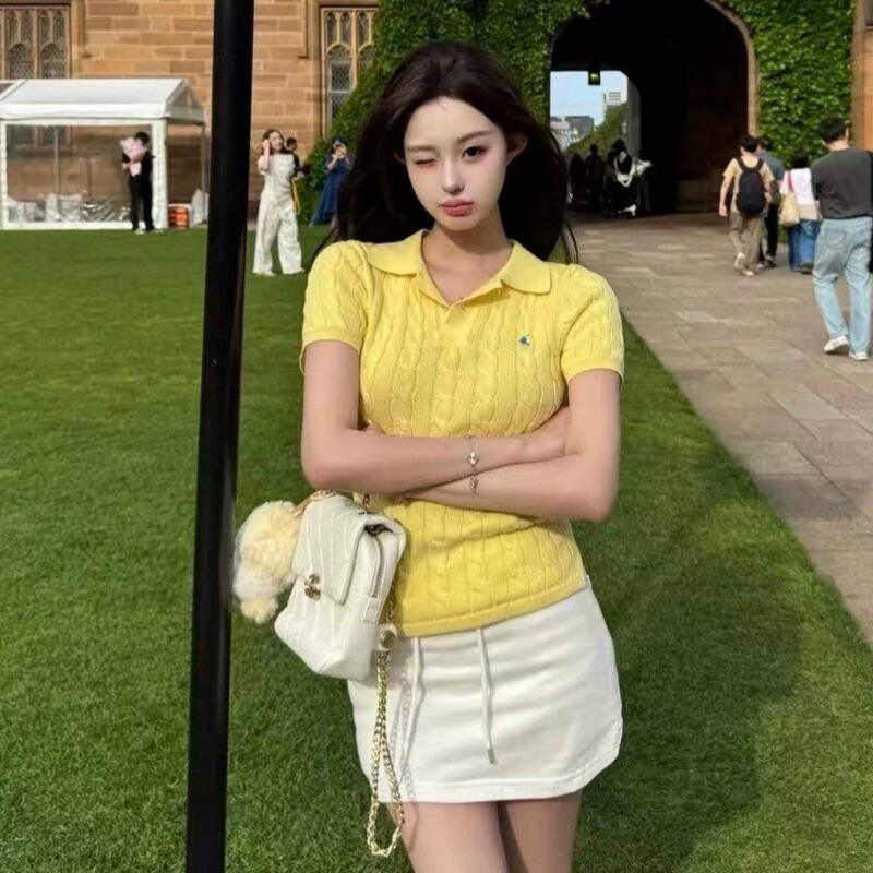 High-End Rl Ralph Lauren Two-Button Embroidered Cable Knit Polo Shirt with Short Sleeves, Regular Shoulder Fit, College Style Top for Women