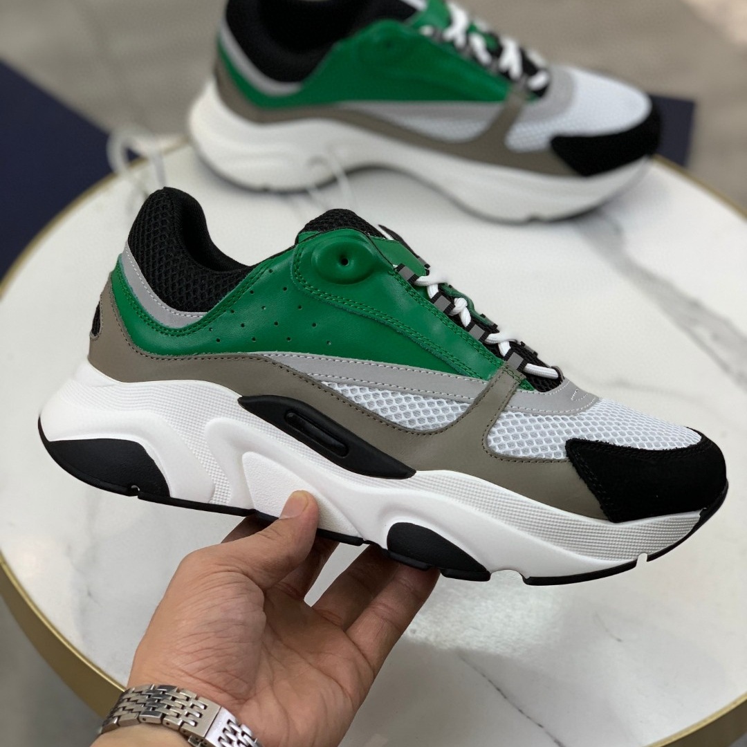 흰색 녹색 가장자리