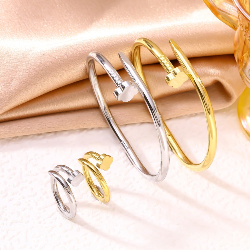 Cross-Border Fashion Popular Titanium Steel Lucky Four-Leaf Clover Bracelet Ring Set Women's 18K Gold-Plated Nail Bracelet Manufacturer