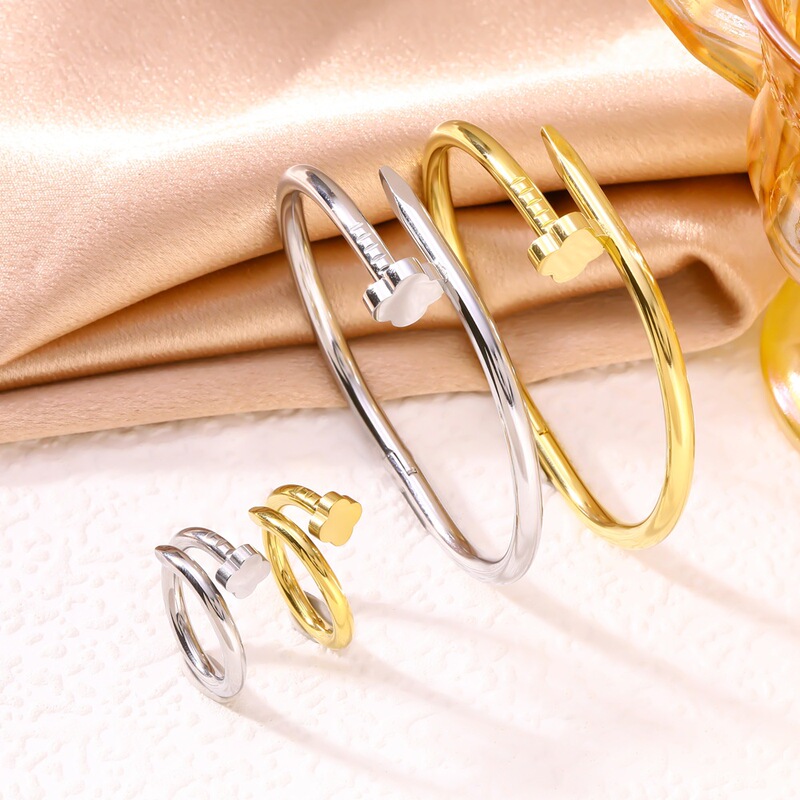 Cross-Border Fashion Popular Titanium Steel Lucky Four-Leaf Clover Bracelet Ring Set Women's 18K Gold-Plated Nail Bracelet Manufacturer Cross-Border Fashion Popular Titanium Steel Lucky Four-Leaf Clover Bracelet Ring Set Women's 18K Gold-Plated Nail Bracelet Manufacturer