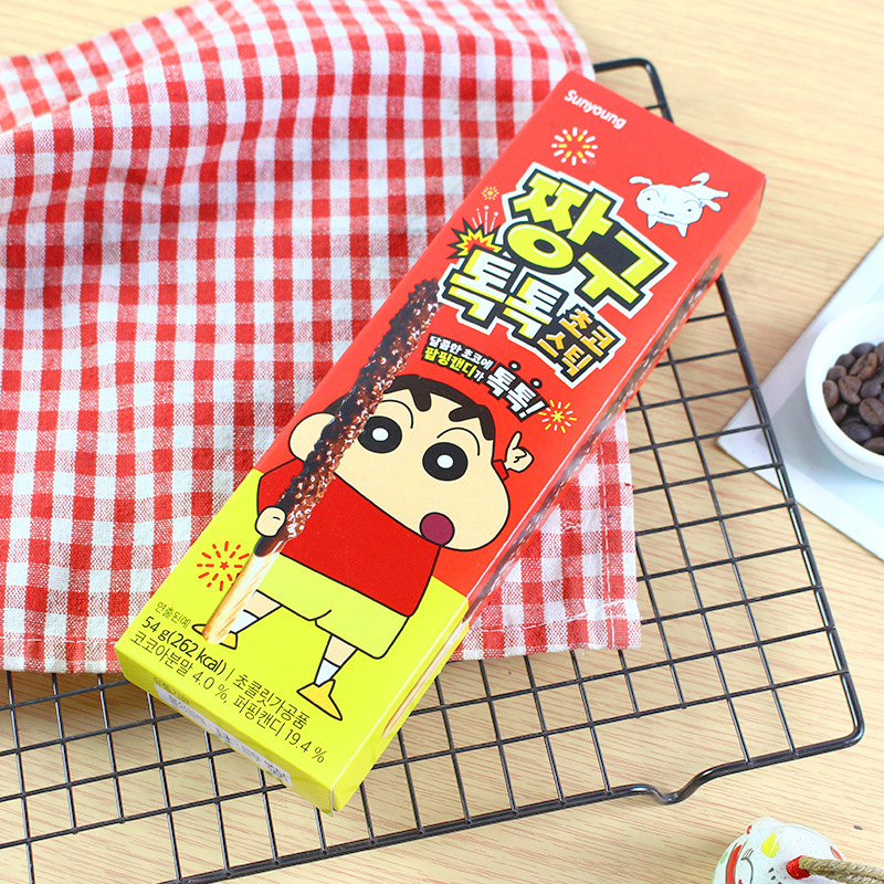 South Korea imported Sunyoung bouncy candy chocolate-flavored biscuit sticks, Crayon Shin-chan themed packaging, children's snack