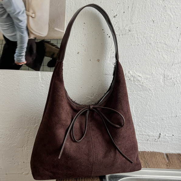Vintage Matte Soft Surface Large Capacity Women's Bag 2026 New Autumn Winter Versatile Simple Commuting Shoulder Tote Bag