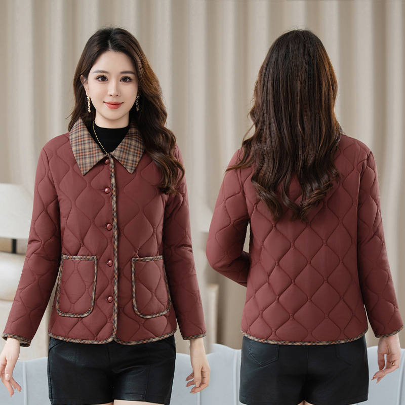 ropa de algodón ligera y delgada para mujeres 2025 invierno nueva chaqueta de algodón con solapa para madres suelta y corta chaqueta de algodón caliente image 2