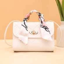 2025夏季时尚手提包丝巾女士斜挎包压花工艺女包包菱格纯色小方包