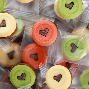 �R�����A��ɐ��������ɿ������eС��ʳ�決�b[�����c�