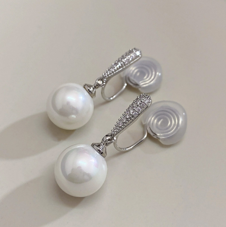 Clearance collection: Korean-style fashion earrings, popular items from influencer live streams, necklaces, bracelets, and rings are the top choice for street vendors