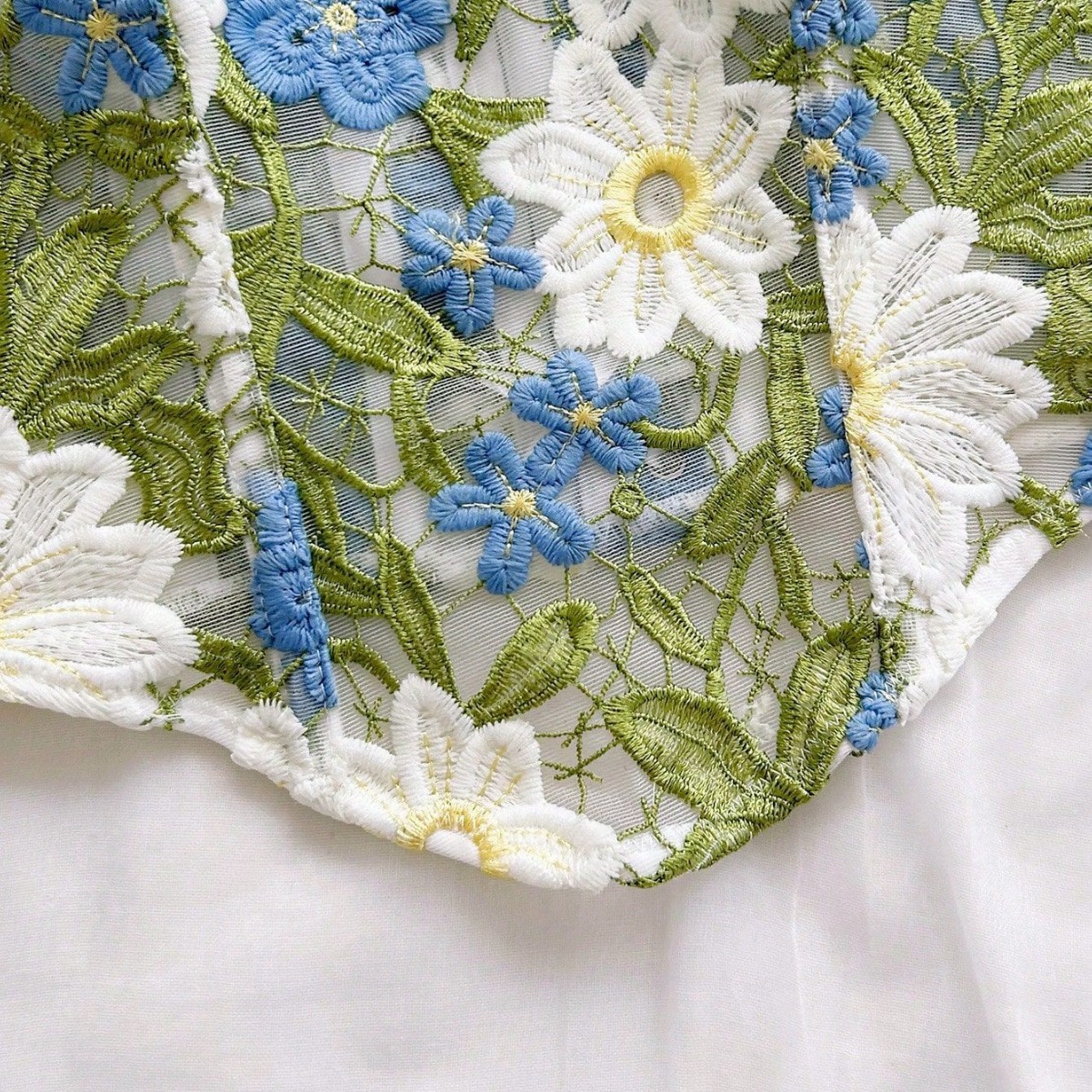 1 blusa de corsé en forma de corazón bordada con malla de malla de mujer y flores con hueso de pescado atado en la parte trasera image 3