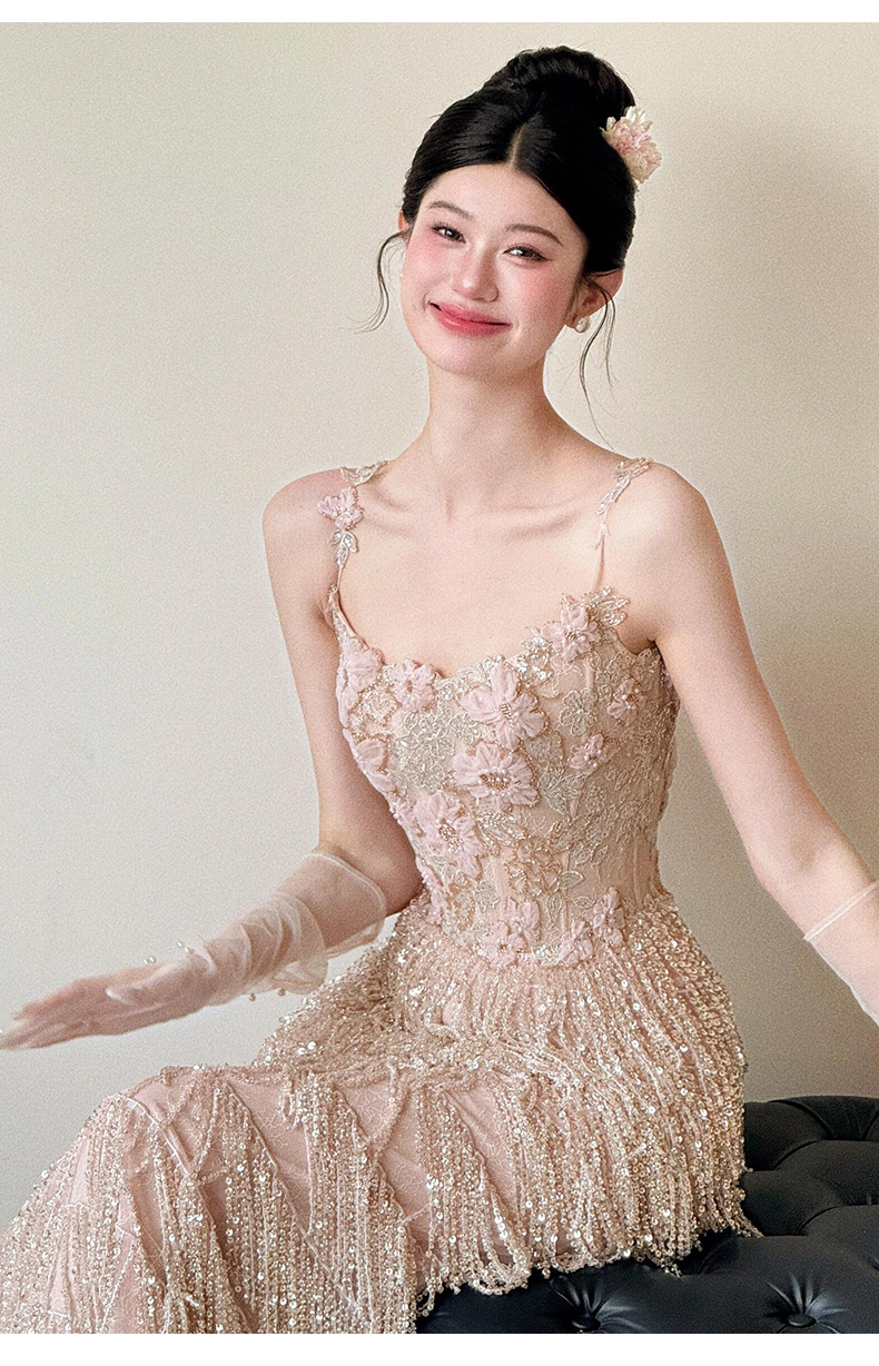 Đầm dạ hội maxi không dây thiết kế tua rua, phù hợp dự tiệc cưới và dẫn chương trình — Màu sắc hình ảnh chi tiết 1