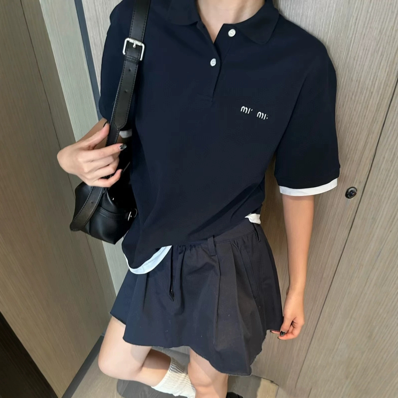 High-quality MU brand color-blocked faux two-piece short-sleeved polo shirt/T-shirt for men and women, fashionable and stylish.