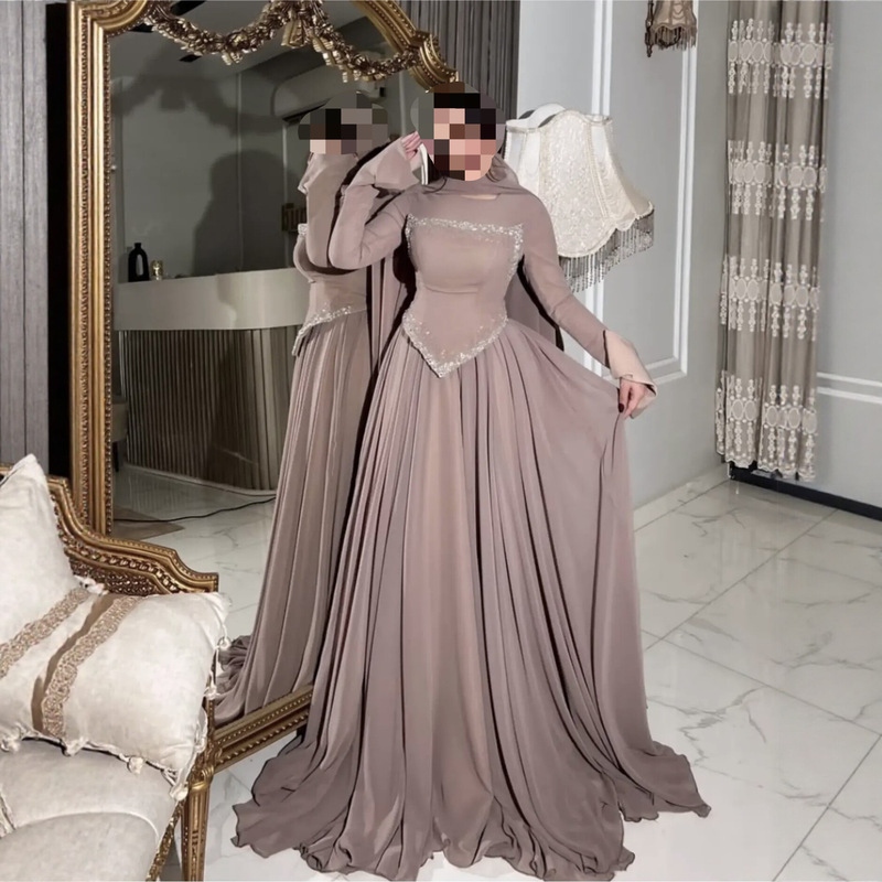 2026 Spring/Summer New Elegant Long-Sleeve Rhinestone Evening Dress with Flowing Sleeves and Flared Skirt 2026 Spring/Summer New Elegant Long-Sleeve Rhinestone Evening Dress with Flowing Sleeves and Flared Skirt