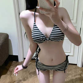 黑白条纹挂脖分体式小胸比基尼平角裤性感辣妹显瘦度假温泉泳衣女