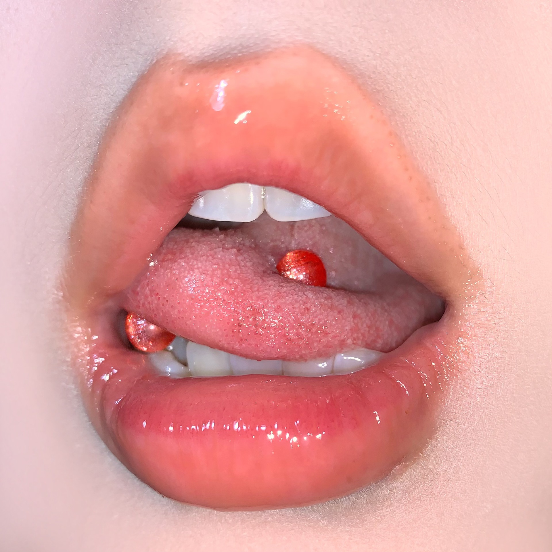 Labret piercing jewelry detail image