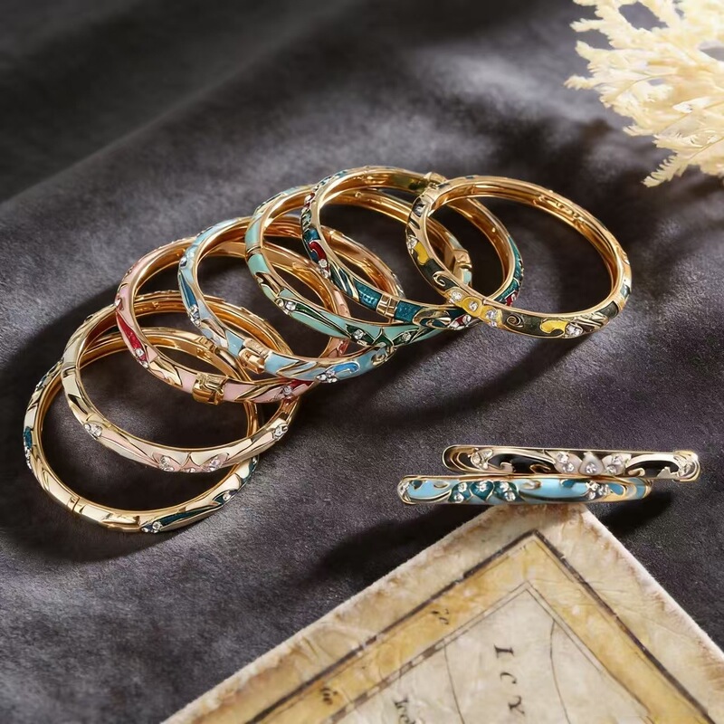2026 Spring New Design Gold Pattern Bracelet, Oil Drip Technique, Light Luxury Style Versatile Women's Jewelry
