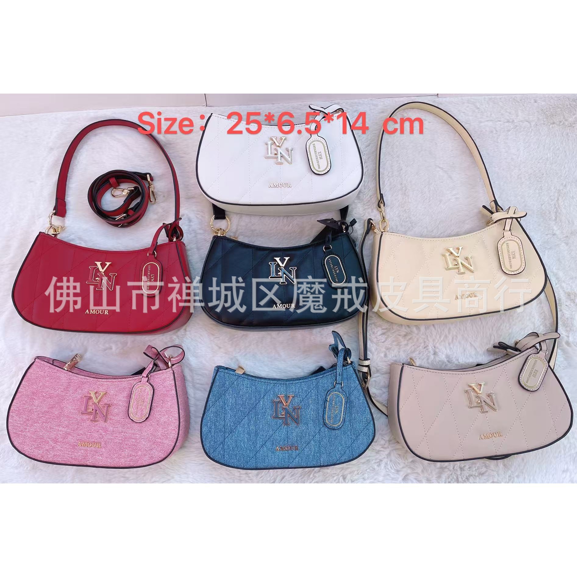 LYN ACCS 女包2026新款纯色牛仔法棍包