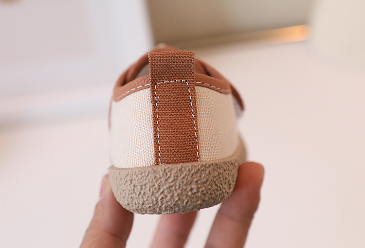 Koreanische Version von Kinder Canvas 2023 Frühling und Herbst Neue Jungen Casual Little Bear Girls Cartoon Weiche Sohlen Baby_voghion.com