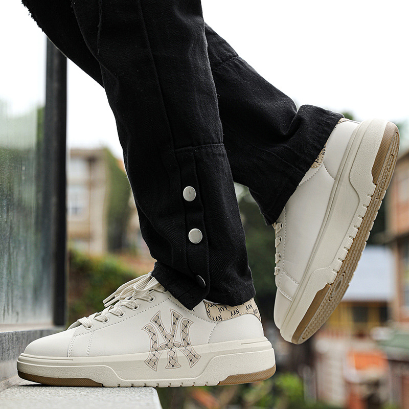 Otoño nueva moda pareja zapatos blancos coreanos suela gruesa ligera versátil aumento de altura zapatos de skate casuales para hombres y mujeres