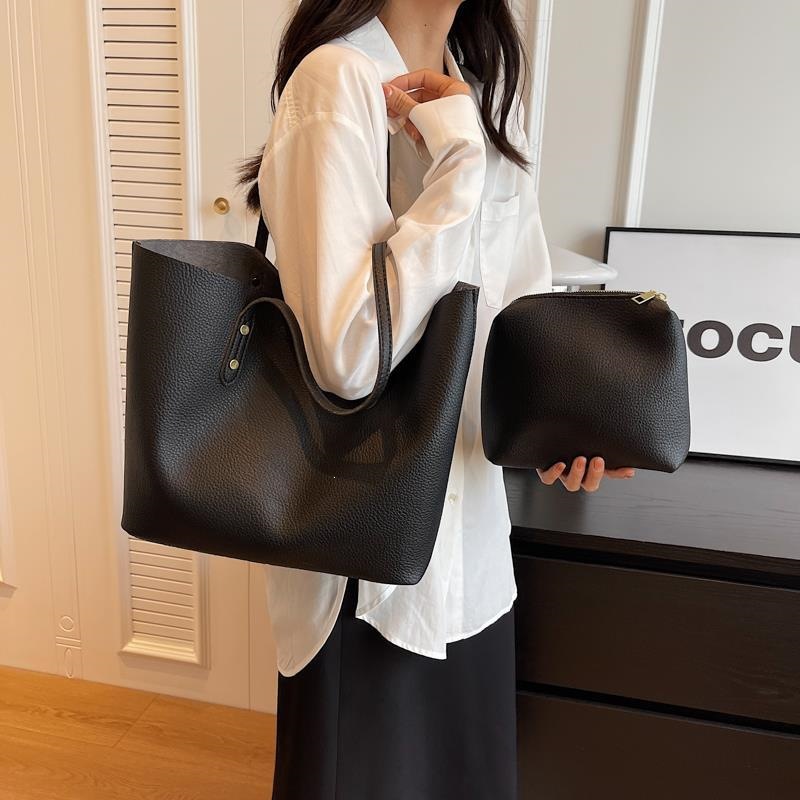 Bolsa de gran capacidad para mujeres 2023 nuevo simple versátil mochila textura casual para niños y madres en clase bolsa de viaje image 4