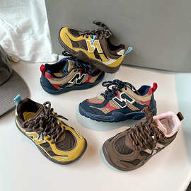 2025年春秋新款儿童休闲鞋复古潮流字母时尚网面中大男女童德训鞋