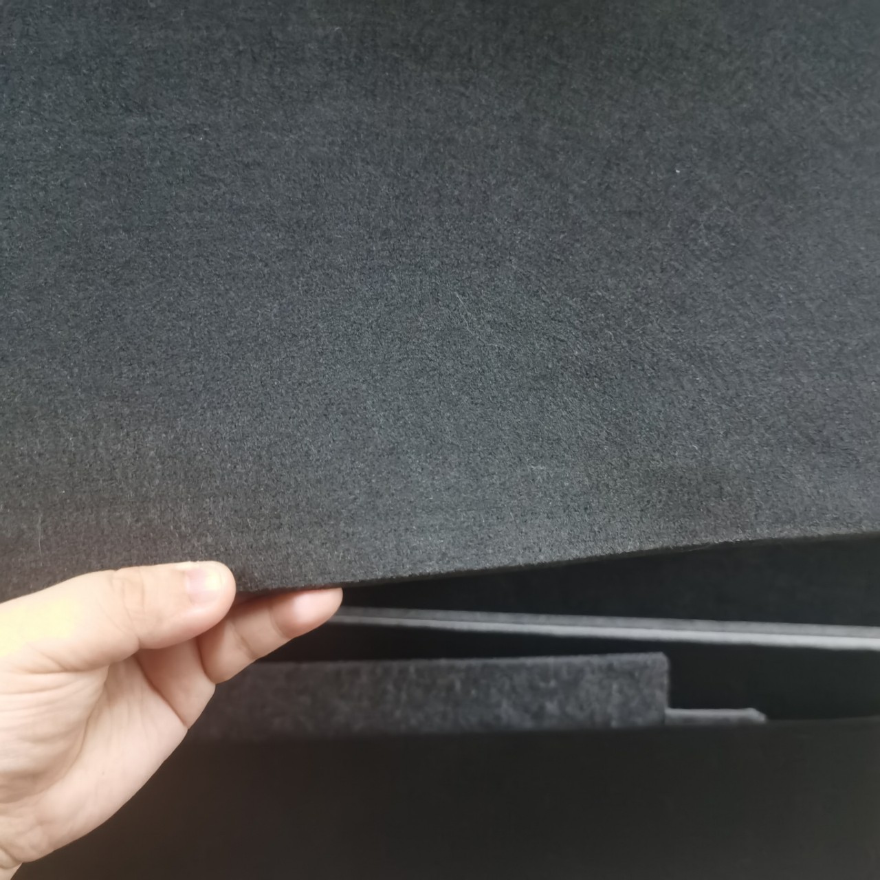 5mm黑色特硬毛毡布PET板热压针扎布无纺布热压成型挡板宠物窝片裁