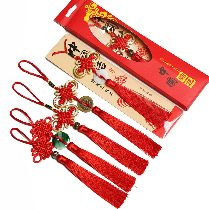 Small Red Chinese Knot Pendant with the Word "福" for Housewarming Decoration, Green Tree Hanging Ornament, Festive Small Tassel Decoration